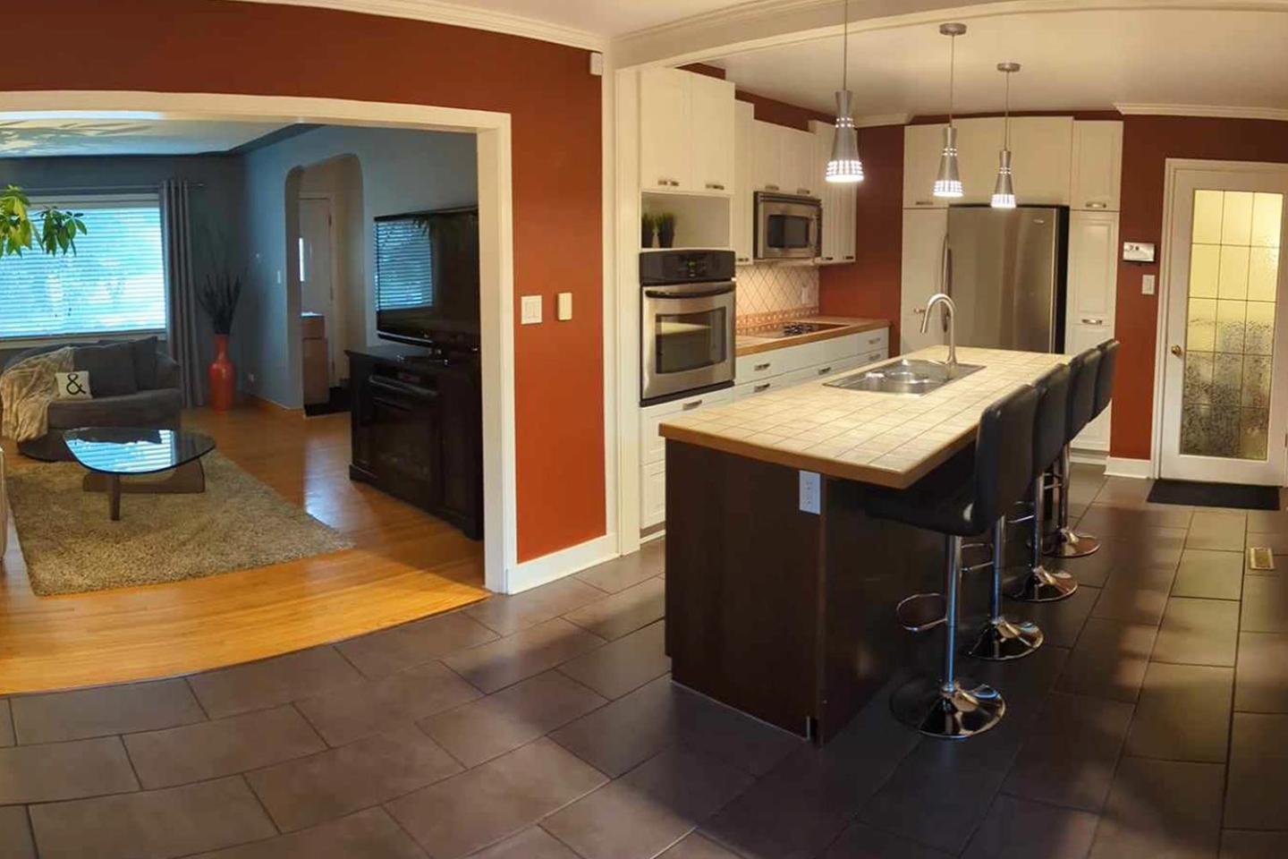 Holiday home Cozy Bungalow In Spruce Cliff With Hot Tub Calgary